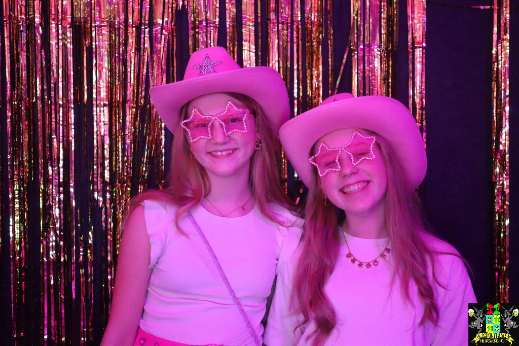 ../Images/Jeugd Opwarmbal Photobooth 228.jpg